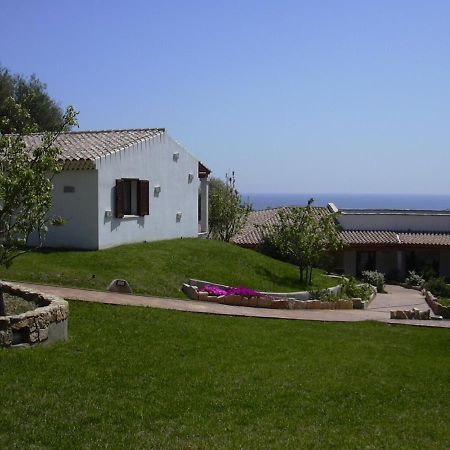 Hotel Lu Baroni Budoni Bagian luar foto
