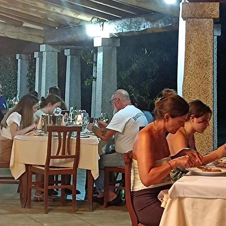 Hotel Lu Baroni Budoni Bagian luar foto