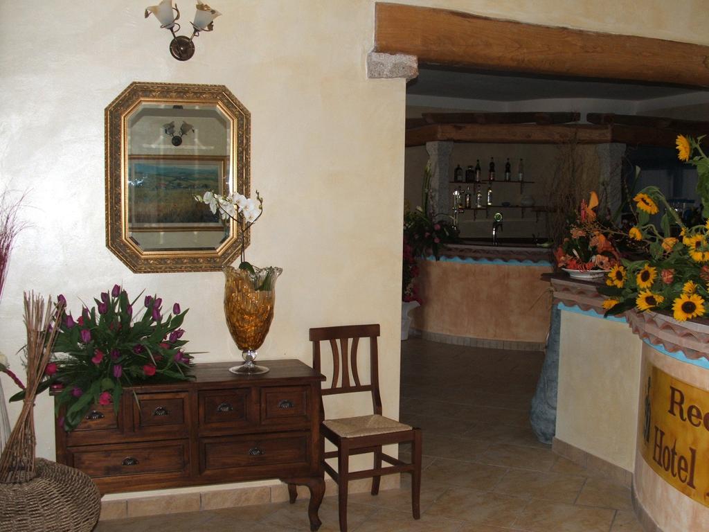 Hotel Lu Baroni Budoni Bagian luar foto