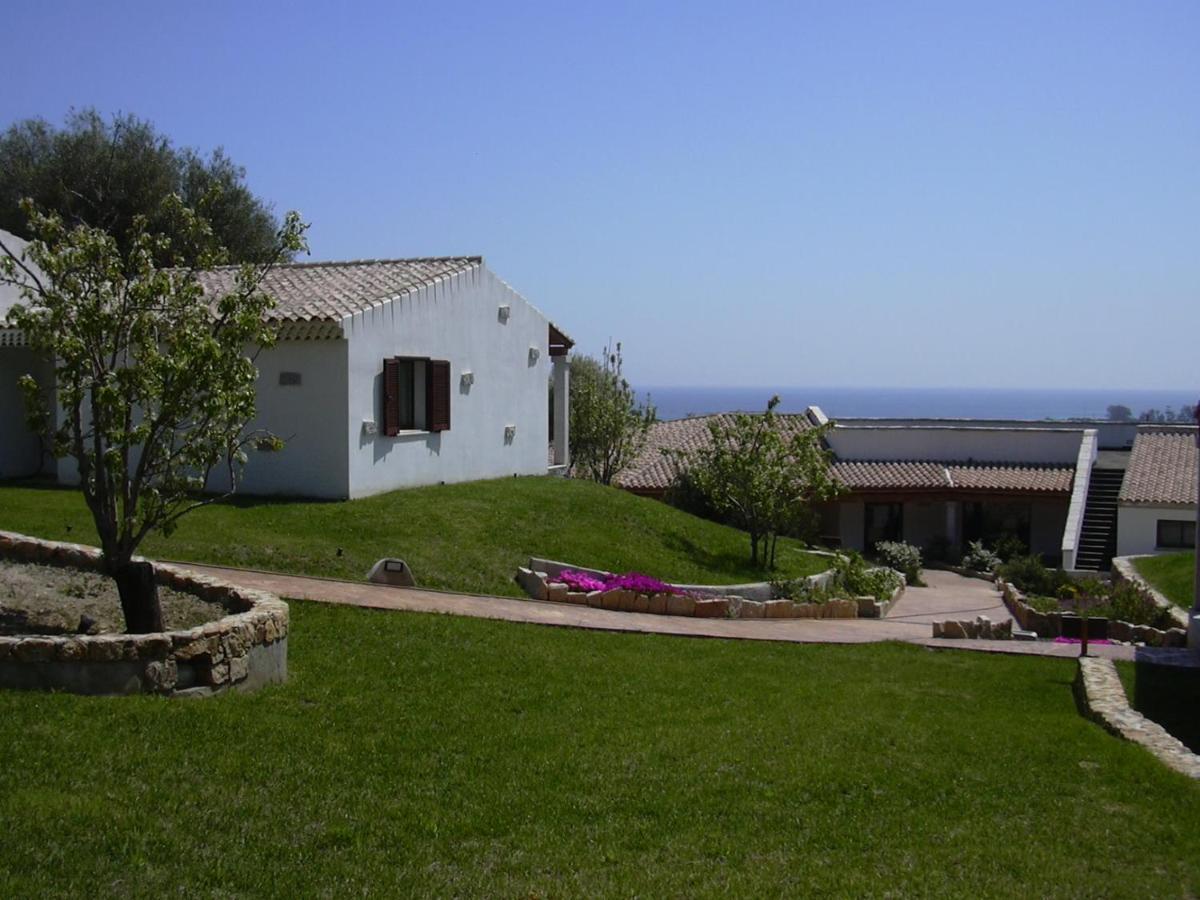 Hotel Lu Baroni Budoni Bagian luar foto