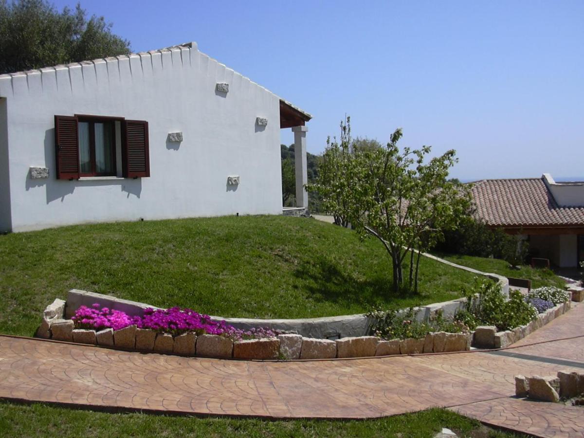 Hotel Lu Baroni Budoni Bagian luar foto