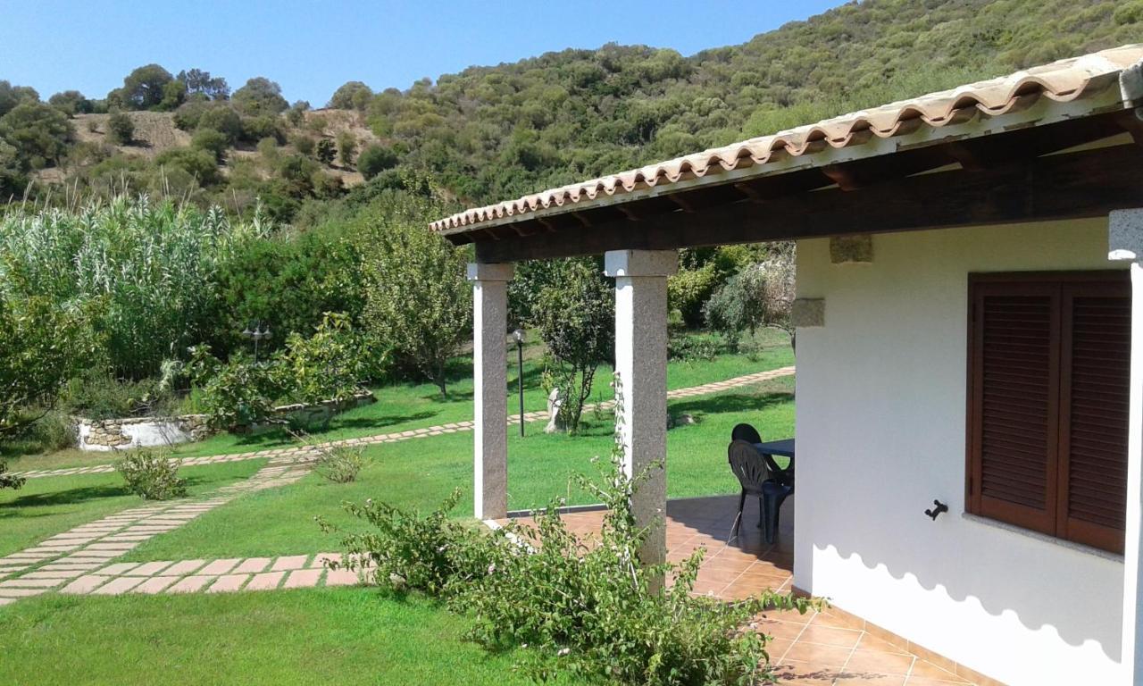 Hotel Lu Baroni Budoni Bagian luar foto