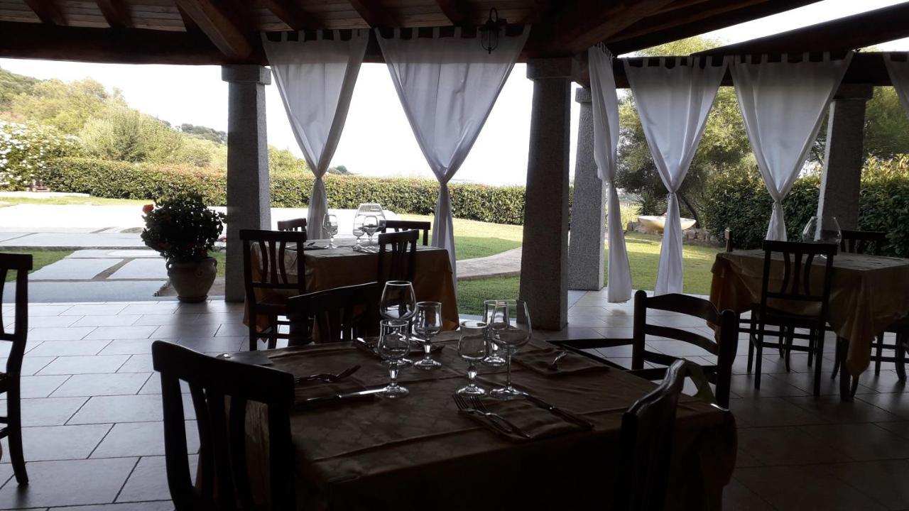 Hotel Lu Baroni Budoni Bagian luar foto