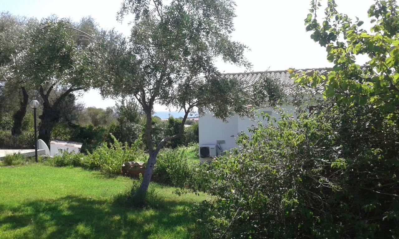 Hotel Lu Baroni Budoni Bagian luar foto