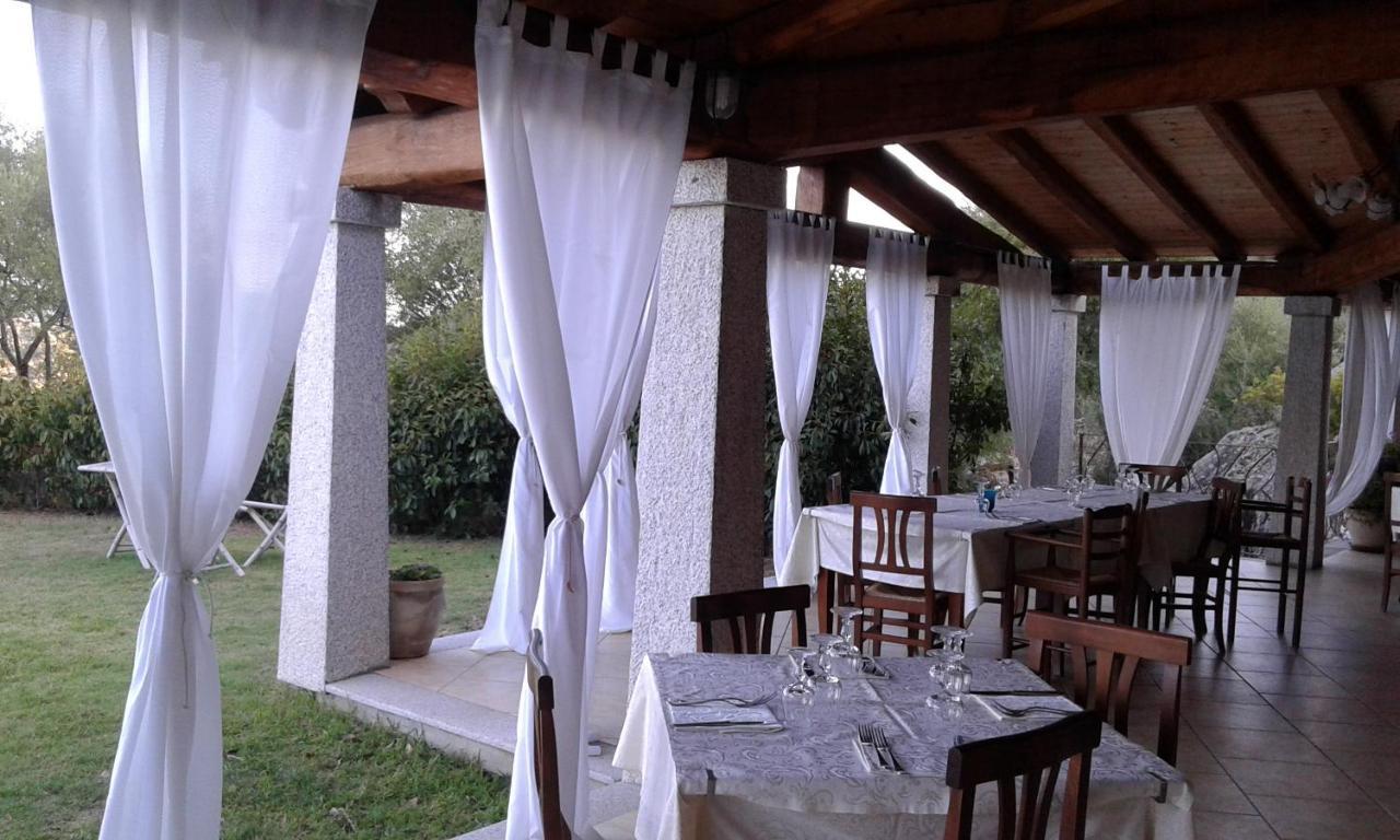 Hotel Lu Baroni Budoni Bagian luar foto