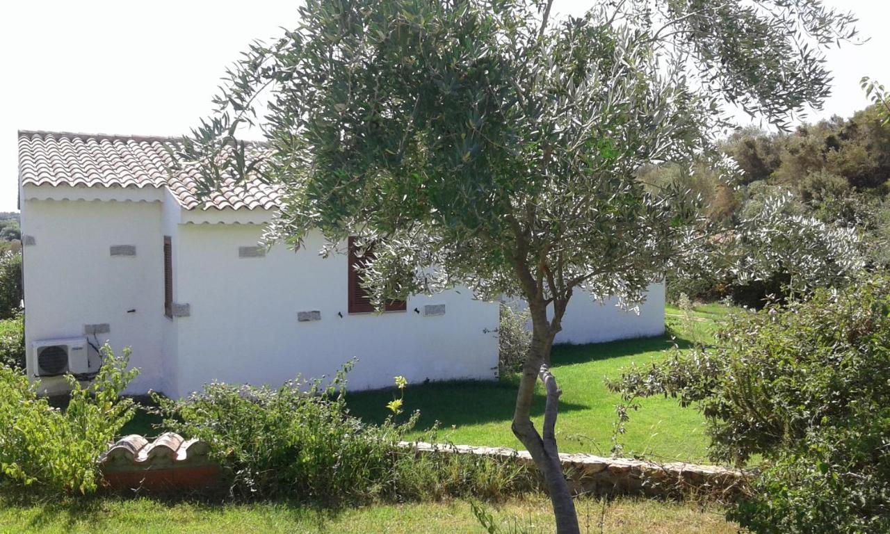 Hotel Lu Baroni Budoni Bagian luar foto