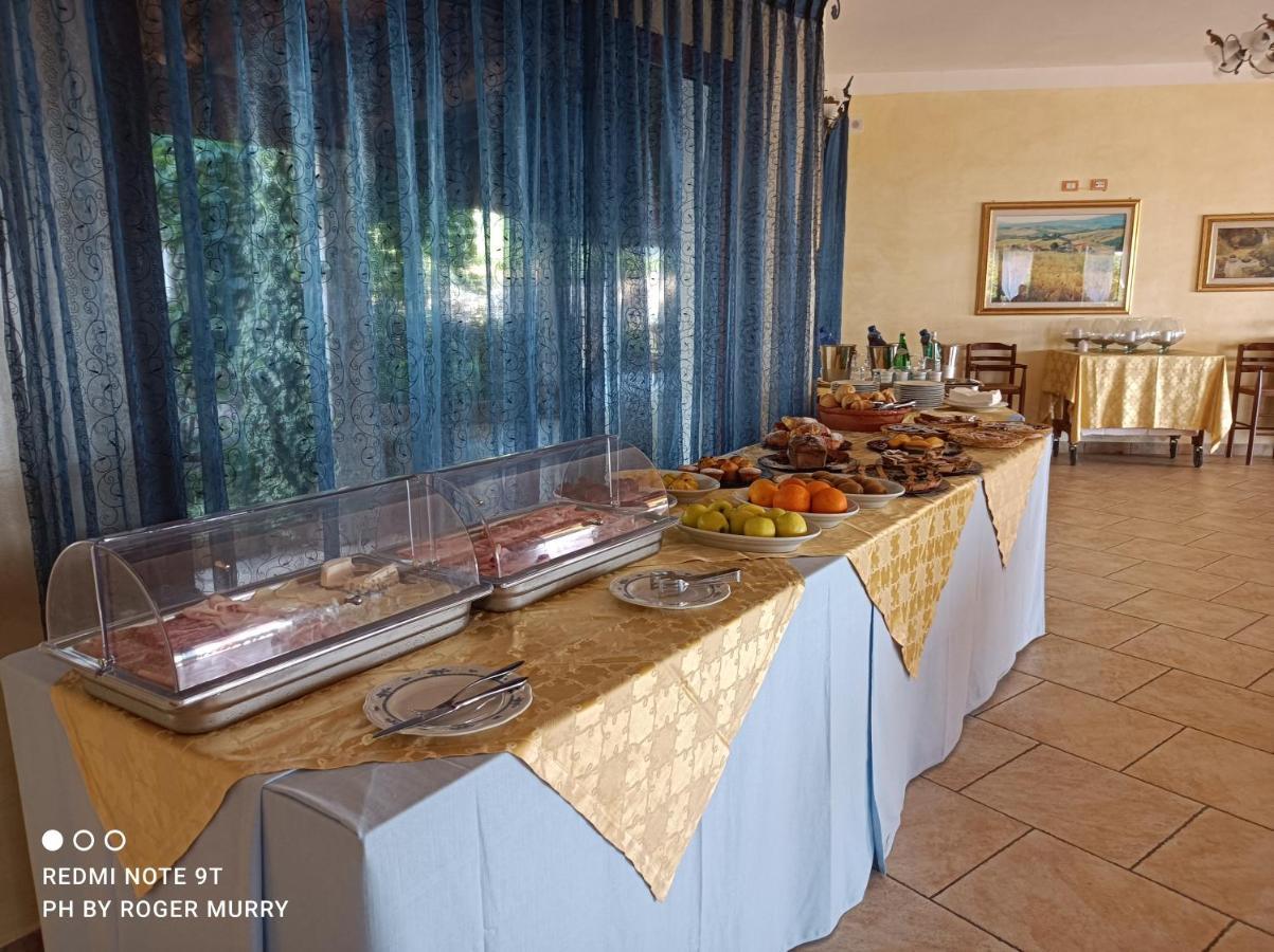 Hotel Lu Baroni Budoni Bagian luar foto