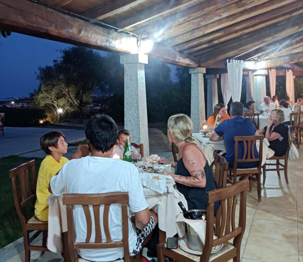 Hotel Lu Baroni Budoni Bagian luar foto