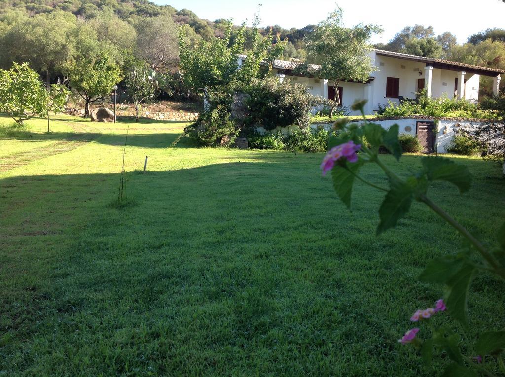 Hotel Lu Baroni Budoni Bagian luar foto