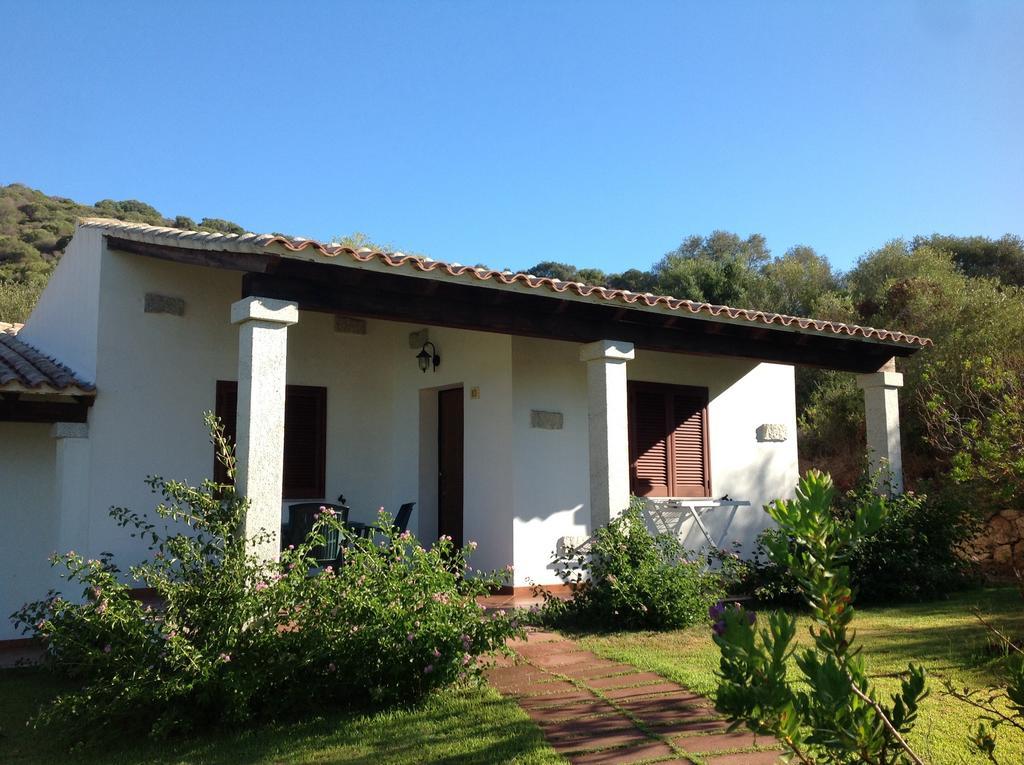 Hotel Lu Baroni Budoni Bagian luar foto
