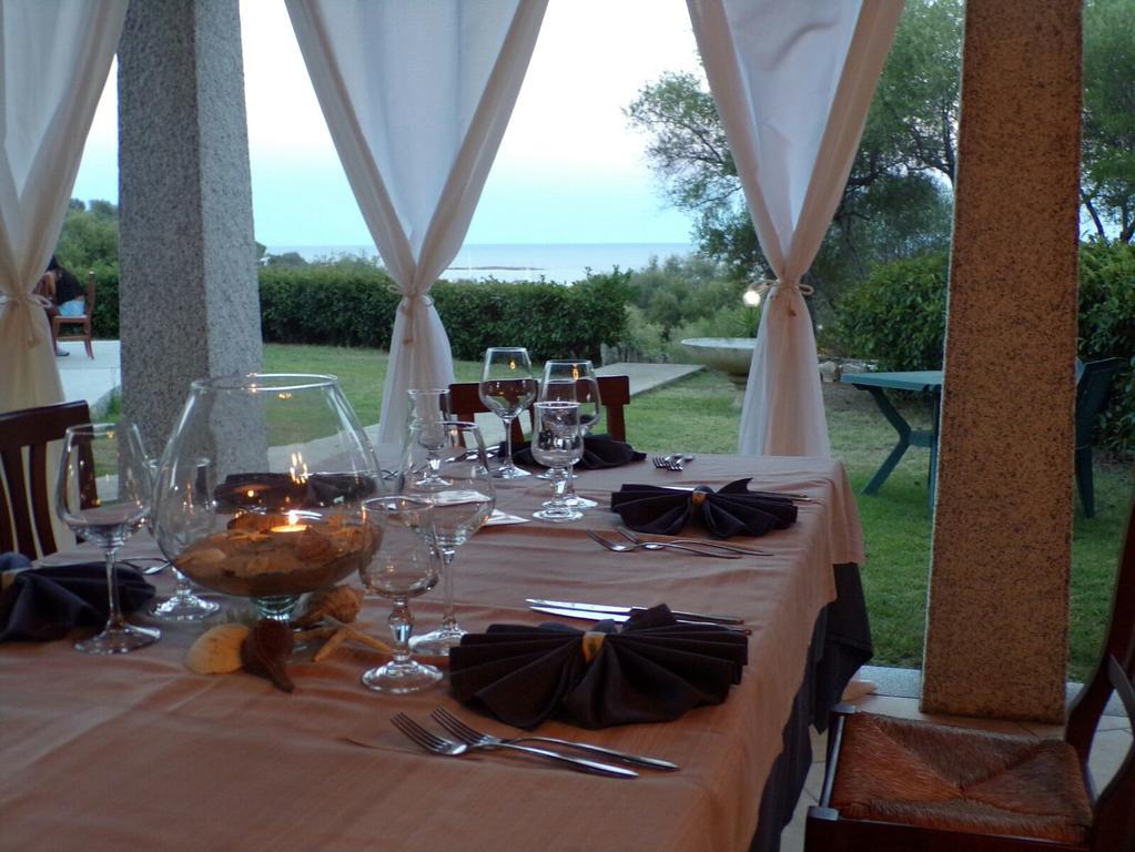 Hotel Lu Baroni Budoni Bagian luar foto